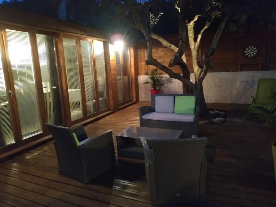 Studio Jacuzzi Prive A 8 Min A Pied De La Plage Apartment La Ciotat Luaran gambar