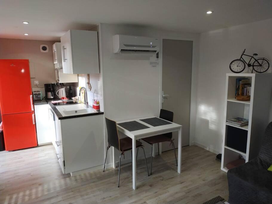 Studio Jacuzzi Prive A 8 Min A Pied De La Plage Apartment La Ciotat Luaran gambar
