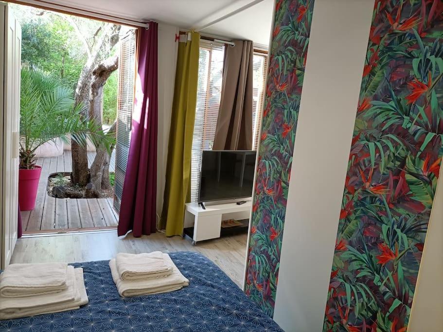 Studio Jacuzzi Prive A 8 Min A Pied De La Plage Apartment La Ciotat Luaran gambar