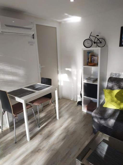 Studio Jacuzzi Prive A 8 Min A Pied De La Plage Apartment La Ciotat Luaran gambar