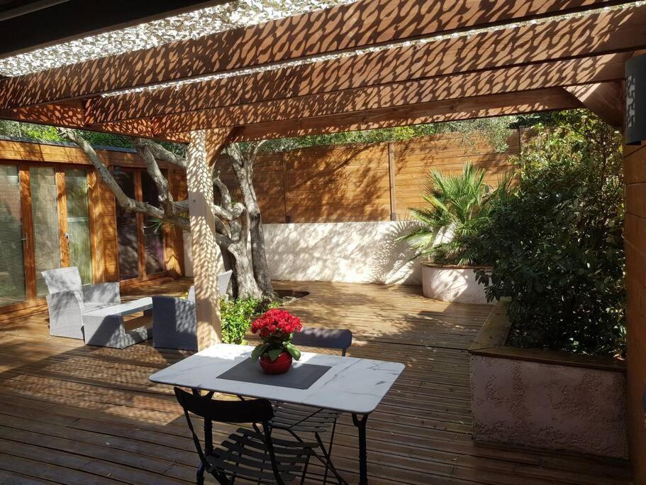 Studio Jacuzzi Prive A 8 Min A Pied De La Plage Apartment La Ciotat Luaran gambar