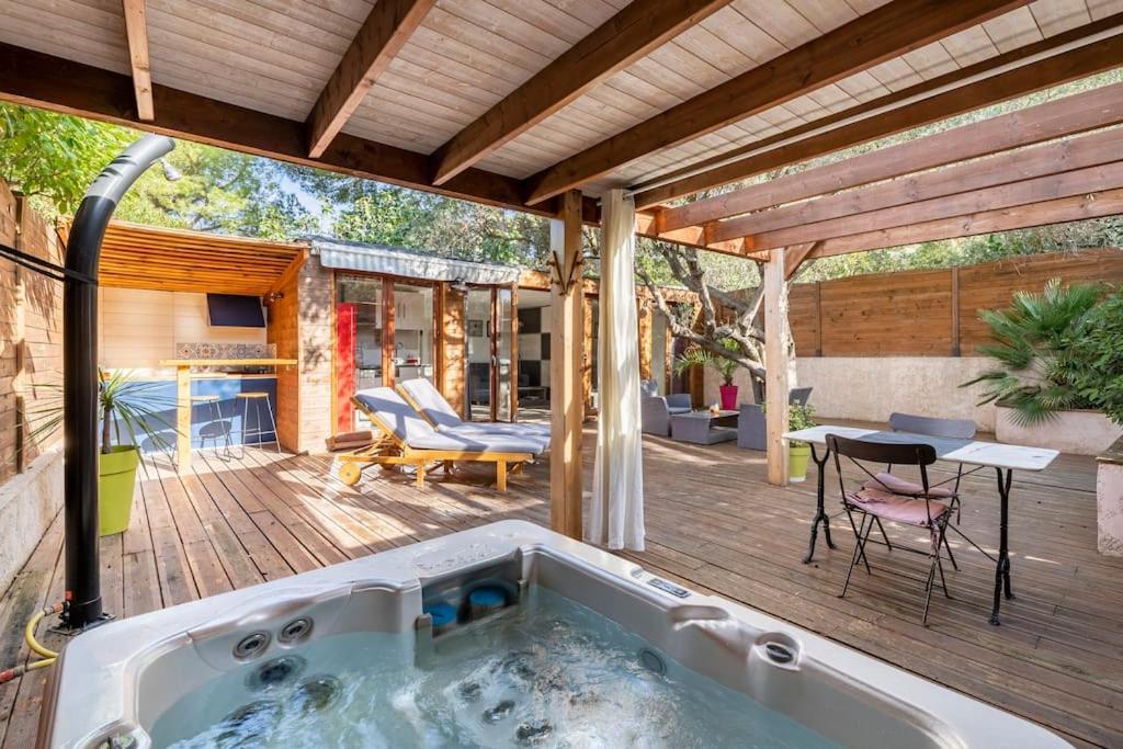 Studio Jacuzzi Prive A 8 Min A Pied De La Plage Apartment La Ciotat Luaran gambar